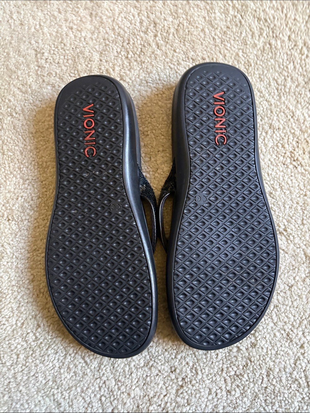 Vionic Black Sequined Textured Strap Flip Flop Sandals-Size 9 - Picture 4 of 11